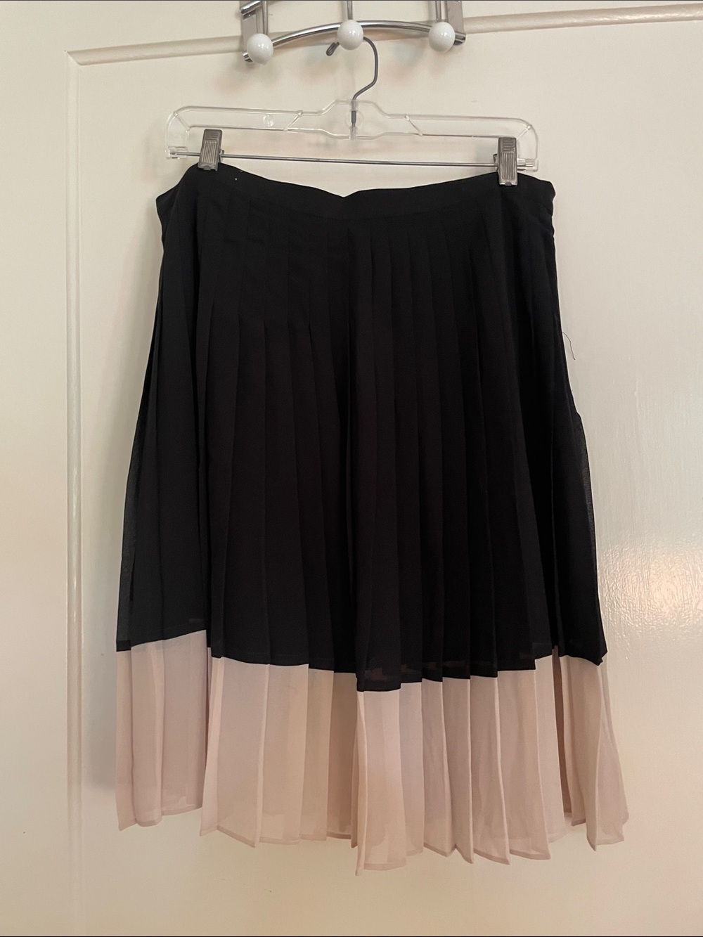 Ann Taylor Black and Cream Pleated Midi Skirt